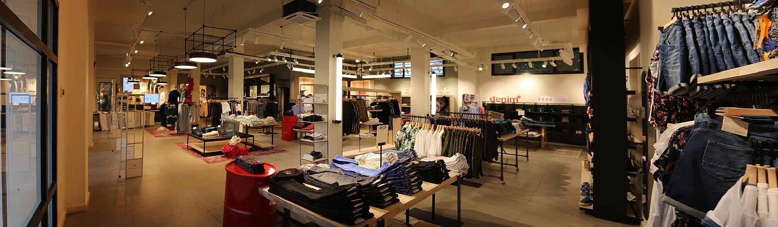Boutique Celio - panorama intérieur